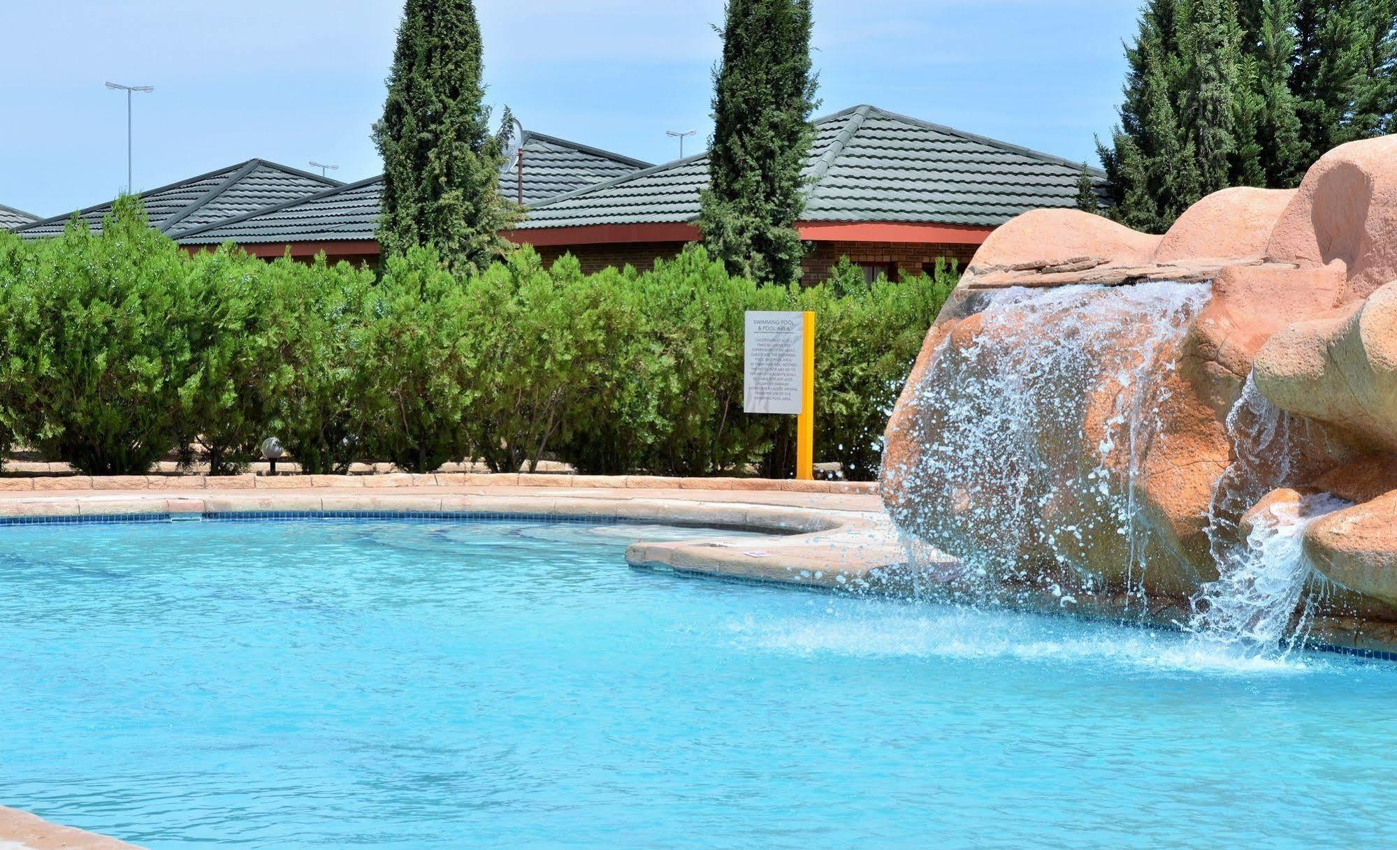 Cresta Jwaneng Hotel ภายนอก รูปภาพ