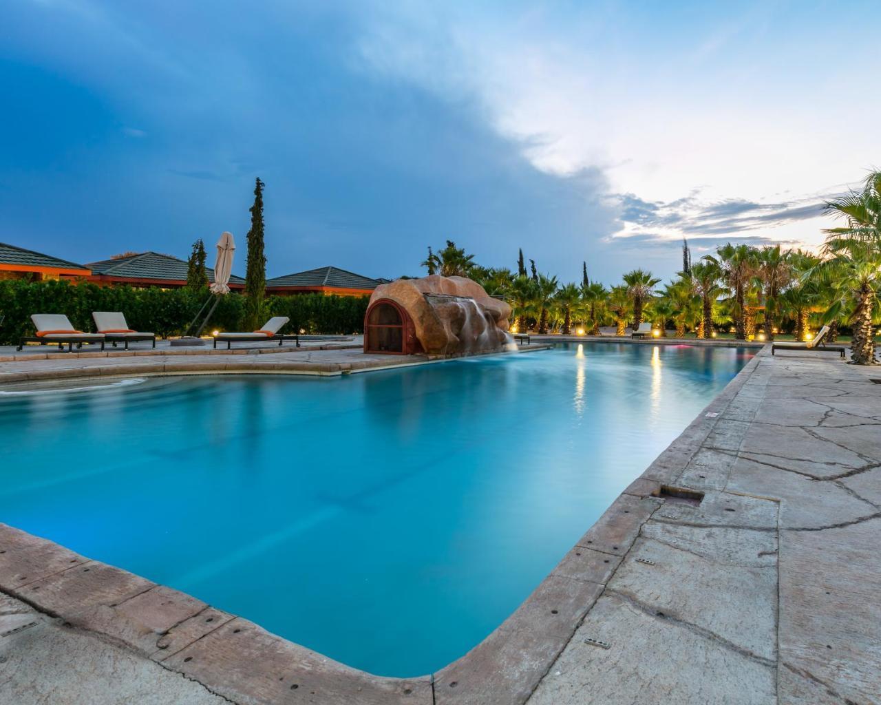 Cresta Jwaneng Hotel ภายนอก รูปภาพ