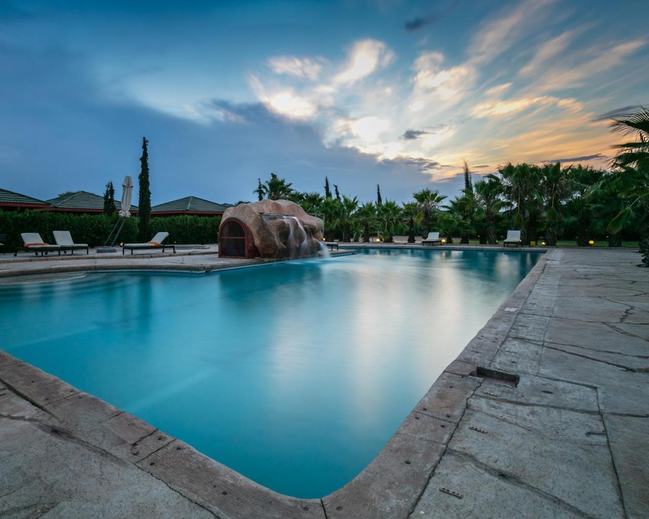 Cresta Jwaneng Hotel ภายนอก รูปภาพ