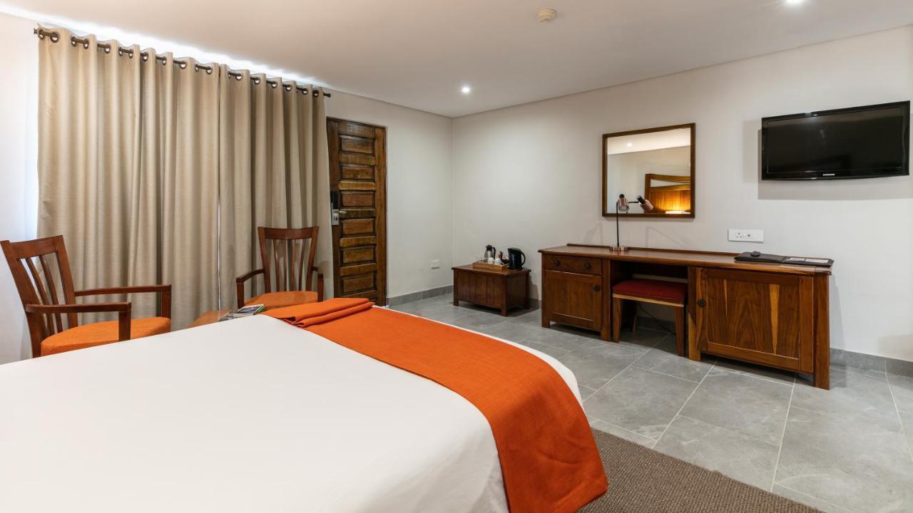 Cresta Jwaneng Hotel ภายนอก รูปภาพ